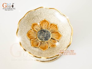 Chân nến men rạn đắp nổi Cuốn Thư vẽ vàng 24k, đường kính 11cm