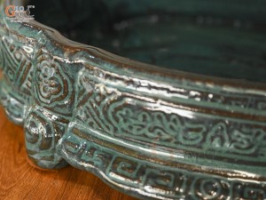 Chậu cây men hỏa biến khắc nổi chân loe, 31x23cm