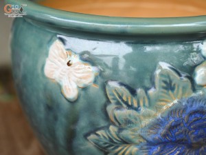 Chậu cây men hỏa biến khắc nổi hoa Phù Dung màu, đường kính 25cm