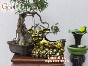 Chậu tượng trồng cây dáng lợn tai vểnh