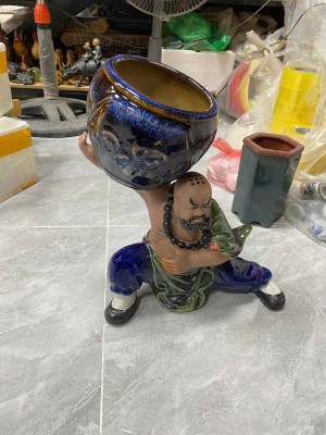 Chậu Lỗ Chí Thâm vác chậu men xanh, cao 38cm