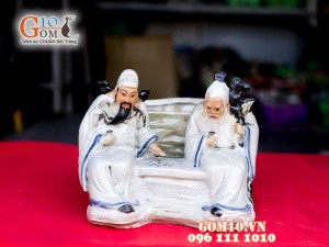 Chậu tượng trồng cây dáng Quan chơi cờ, 20 x 22cm