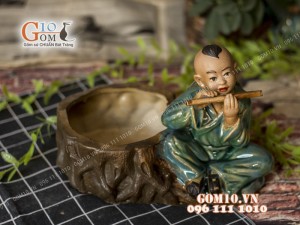 Chậu tượng trồng cây dáng chú bé thổi sáo men bóng, cao 18cm