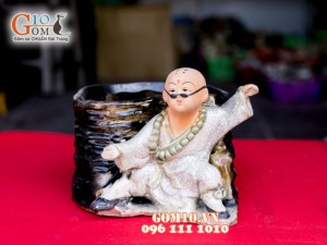 Chậu tượng trồng cây dáng chú tiểu luyện võ, 18 x 23cm Chậu tượng trồng cây dáng chú tiểu luyện võ, 18 x 23cm