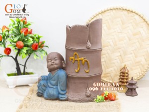 Chậu tượng trồng cây dáng chú Tiểu bên gốc trúc, cao 25cm Chậu tượng trồng cây dáng chú Tiểu bên gốc trúc, cao 25cm