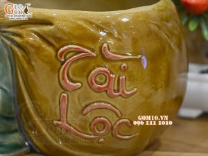 Chậu tượng chú Tiểu kéo túi Tài Lộc men bóng, cao 16cm