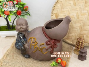 Chậu tượng chú Tiểu nâng hồ lô, cao 20cm (Màu xanh cổ vịt)
