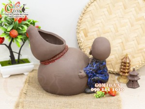 Chậu tượng trồng cây dáng chú Tiểu nâng hồ lô, cao 20cm (Màu xanh dương)