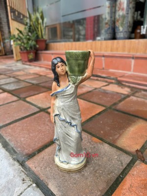 Chậu tượng cô gái đổ nước men rạn, cao 41cm