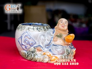 Chậu tượng trồng cây dáng Di Lạc cầm vàng, 17 x 23cm