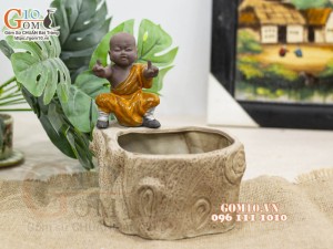 Chậu tượng trồng cây dáng Chú Tiểu luyện võ thế 3, đường kính 13cm