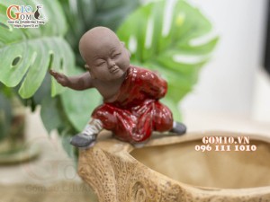 Chậu tượng trồng cây dáng Chú Tiểu luyện võ thế 4, đường kính 13cm