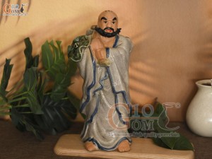 Chậu tượng gốm Đạt Ma gánh túi tiền men rạn, cao 33cm