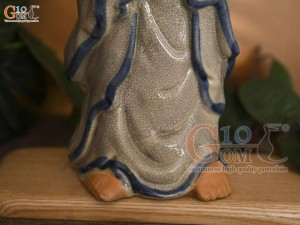 Chậu tượng gốm Đạt Ma gánh túi tiền men rạn, cao 33cm