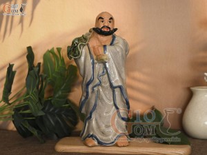 Chậu tượng gốm Đạt Ma gánh túi tiền men rạn, cao 33cm