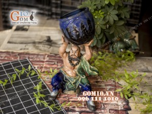 Chậu tượng trồng cây dáng Lỗ Trí Thâm nâng vò cao men bóng, cao 35cm