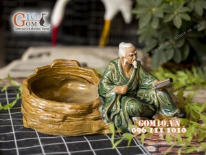 Chậu tượng trồng cây dáng Lý Bạch đọc sách men bóng, cao 18cm