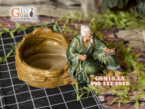 Chậu tượng trồng cây dáng Lý Bạch đọc sách men bóng, cao 18cm