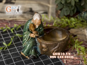 Chậu tượng trồng cây dáng Lý Bạch ngâm thơ men bóng, cao 18cm