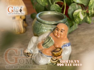 Chậu tượng trồng cây men rạn dáng Di Lạc nâng vàng