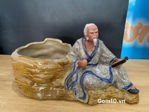Chậu tượng ông lão uống trà đọc sách men rạn, kích thước 30x17cm