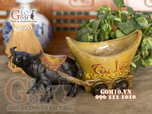 Chậu tượng trồng cây dáng Trâu kéo xe vàng Tài Lộc, dài 45cm