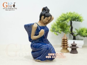 Chậu tượng trồng cây dáng Cô gái gánh gùi, cao 22cm (màu xanh bích) Chậu tượng trồng cây dáng Cô gái gánh gùi, cao 22cm (màu xanh bích)