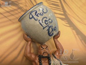 Chậu tượng trồng cây dáng Lỗ Chí Thâm nâng vò Phúc Lộc Thọ men rạn, cao 68cm