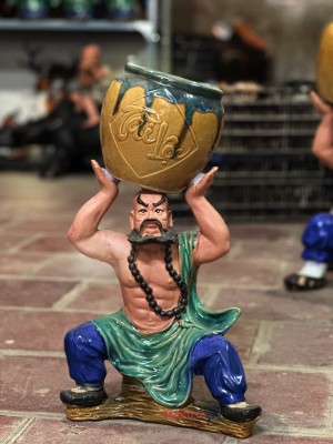 Chậu tượng trồng cây Lỗ Chí Thâm nâng vò men màu, cao 50cm