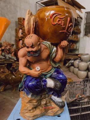 Chậu tượng trồng cây Lỗ Chí Thâm say rượu, men màu cao 41cm