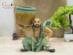 Chậu tượng trồng cây men màu dáng La Hãn đỡ vò Tài Lộc, cao 21cm