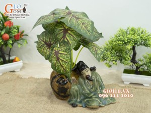 Chậu tượng trồng cây men màu dáng Ông lão bên hũ rượu, cao 12cm