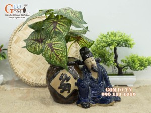 Chậu tượng trồng cây men màu dáng Ông lão bên hũ rượu, cao 17cm