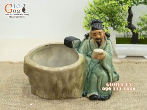 Chậu tượng trồng cây men màu dáng Ông lão đọc sách, cao 16cm
