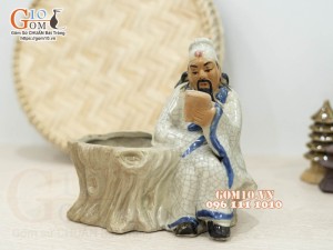 Chậu tượng trồng cây men rạn dáng Ông lão đọc sách, cao 17cm