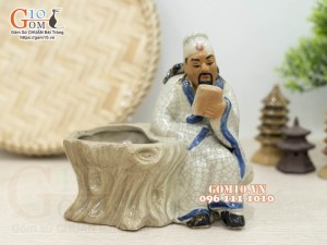 Chậu tượng trồng cây men rạn dáng Ông lão đọc sách, cao 17cm