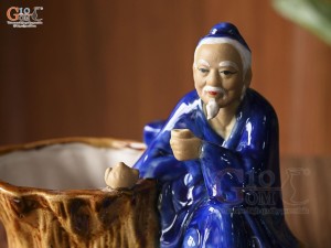 Chậu tượng trồng cây ông lão uống trà màu xanh, cao 16cm