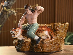 Chậu tượng Võ Tòng đánh hổ men màu, kích thước 40x33cm