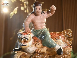 Chậu tượng Võ Tòng đánh hổ men màu, kích thước 40x33cm