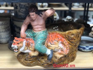 Chậu tượng Võ Tòng đánh hổ men màu, kích thước 40x33cm