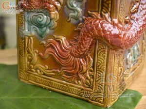 Chậu tượng vuông dáng Rồng cuộn nhả Long Châu màu đỏ, cao 46cm
