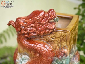 Chậu tượng vuông dáng Rồng cuộn nhả Long Châu màu đỏ, cao 46cm