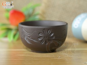 Chén gốm đen khắc hoa