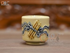 Chén kỷ cuốn thư men hoàng tộc