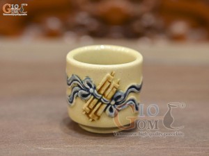 Chén kỷ cuốn thư men hoàng tộc