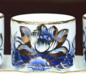 Chén kỷ men lam cổ Sen Cát Tường, vẽ vàng 24k