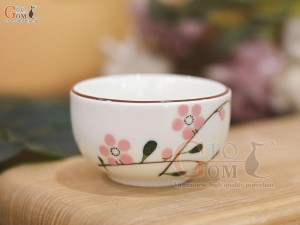 Chén men kem vẽ hoa đào phai