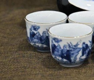 Chén men lam miệng loe cảnh trúc lâm thất hiền kẻ chỉ vàng kim