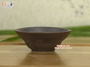 Chén miệng loe gốm đen, đường kính 7cm