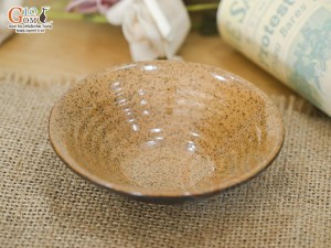 Chén rượu miệng loe gốm vàng